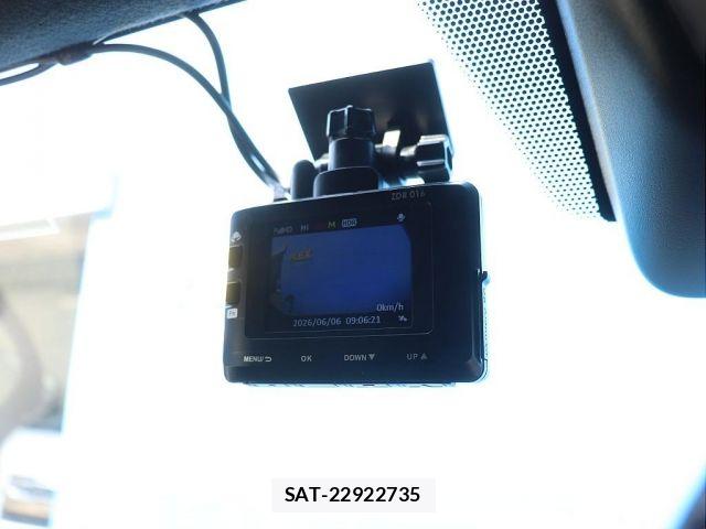 Toyota HIACE VAN 2022-01 7330702-16