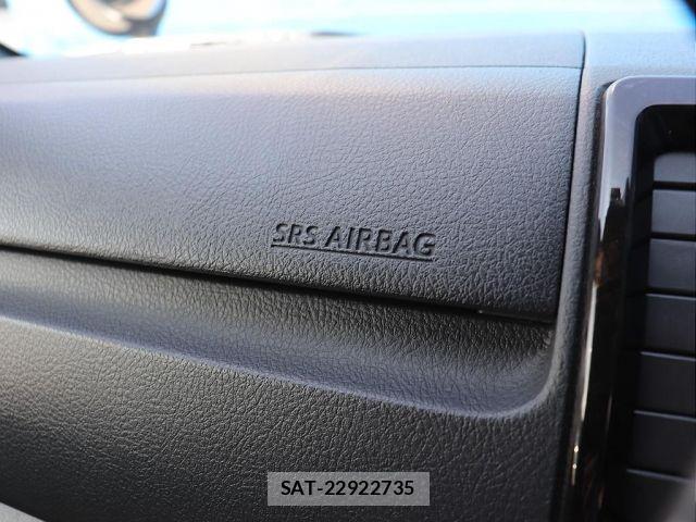 Toyota HIACE VAN 2022-01 7330702-17