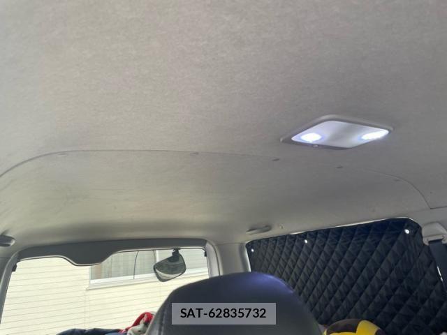Toyota HIACE VAN 2013-08 7330746-11