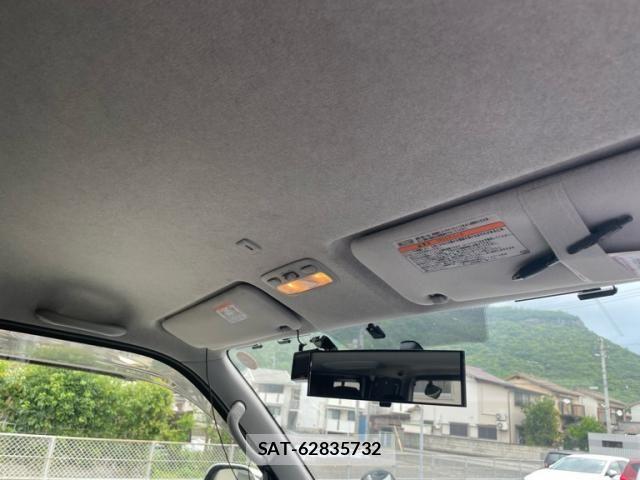 Toyota HIACE VAN 2013-08 7330746-12