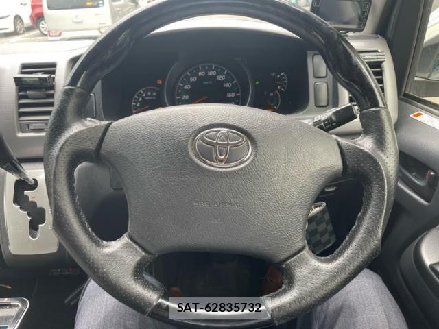 Toyota HIACE VAN 2013-08 7330746-16
