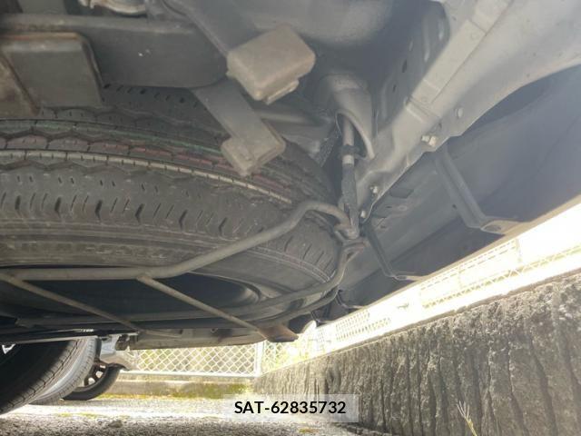 Toyota HIACE VAN 2013-08 7330746-22