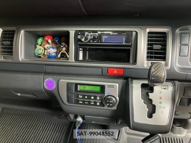 Toyota HIACE VAN 2014-04 7330733-11