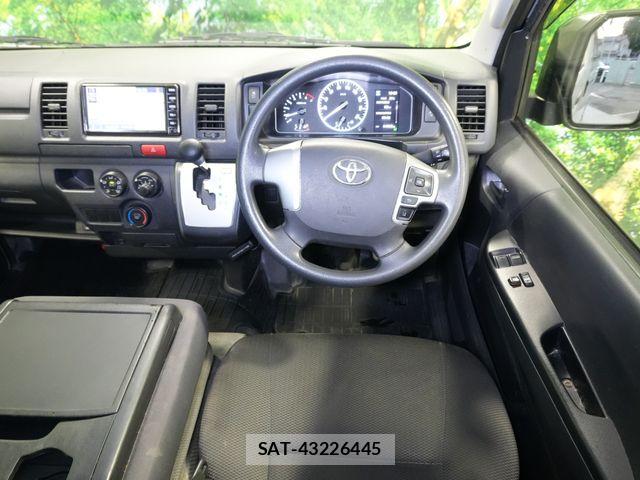 Toyota HIACE VAN 2022-12 7330735-6