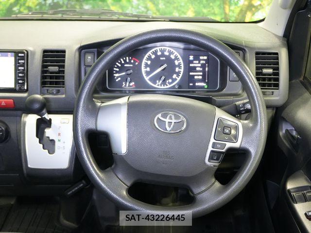 Toyota HIACE VAN 2022-12 7330735-7