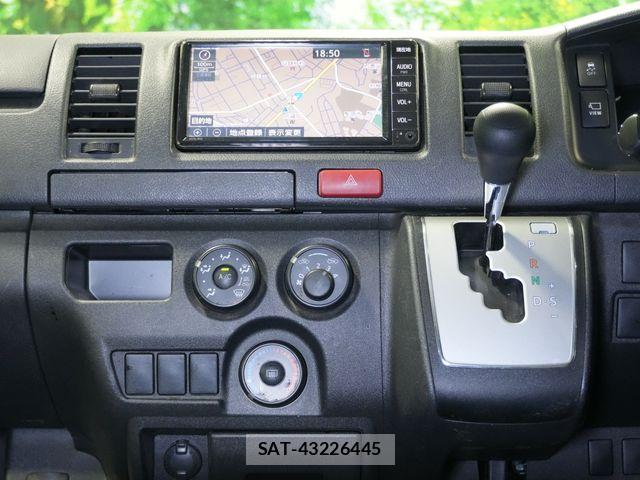 Toyota HIACE VAN 2022-12 7330735-8