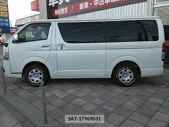 Toyota HIACE VAN 2021-02 7330720-17