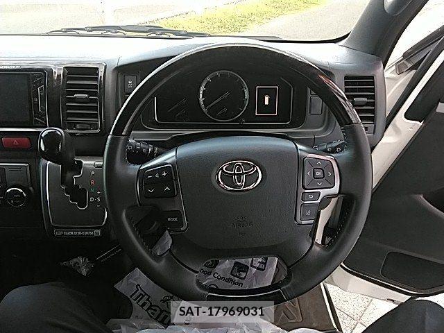 Toyota HIACE VAN 2021-02 7330720-7