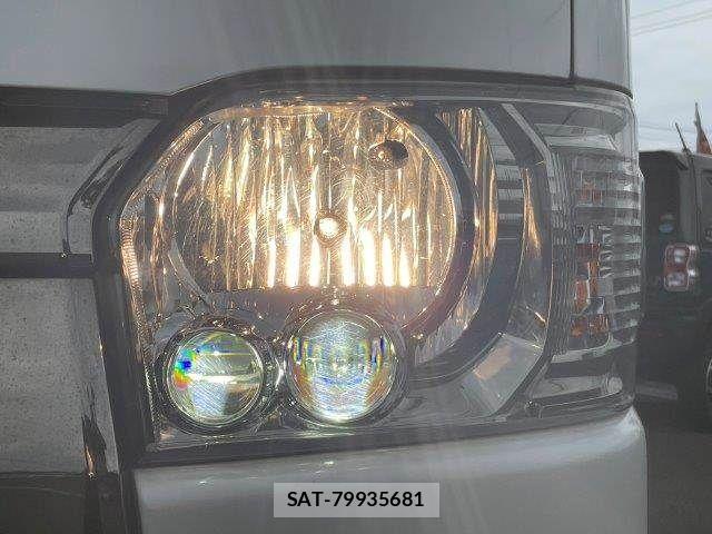 Toyota HIACE VAN 2022-08 7330724-19
