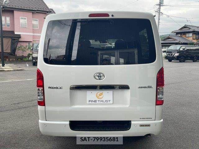 Toyota HIACE VAN 2022-08 7330724-26