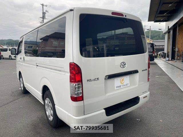 Toyota HIACE VAN 2022-08 7330724-27