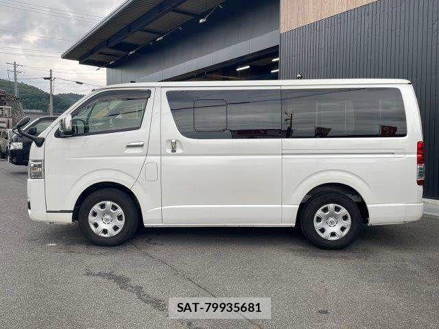 Toyota HIACE VAN 2022-08 7330724-28
