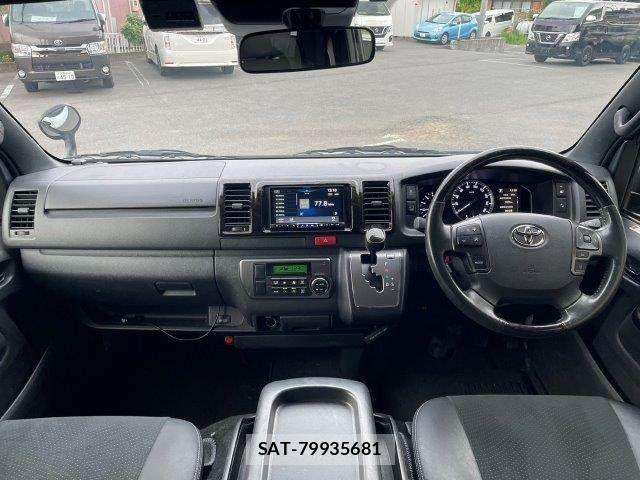 Toyota HIACE VAN 2022-08 7330724-2
