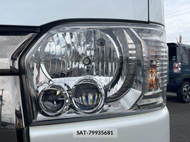Toyota HIACE VAN 2022-08 7330724-29