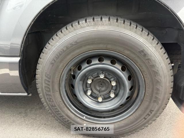 Toyota HIACE VAN 2015-10 7330738-11