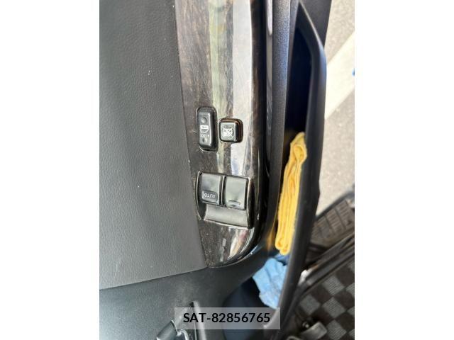Toyota HIACE VAN 2015-10 7330738-15