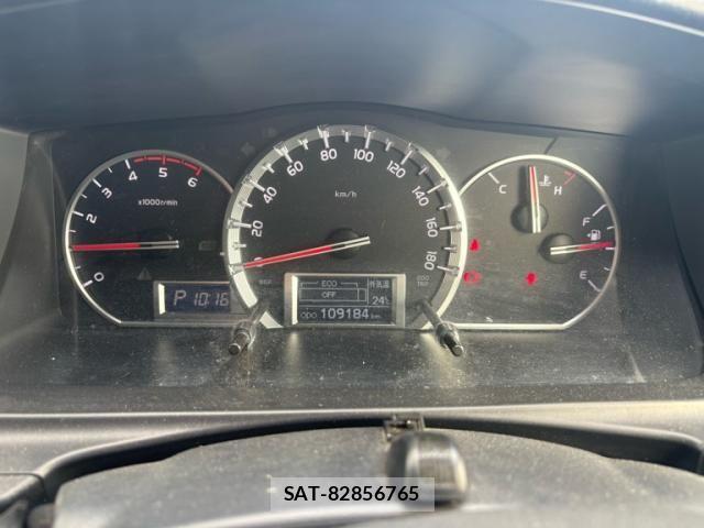 Toyota HIACE VAN 2015-10 7330738-23