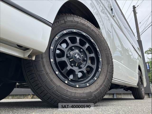 Toyota HIACE VAN 2021-08 7330718-9
