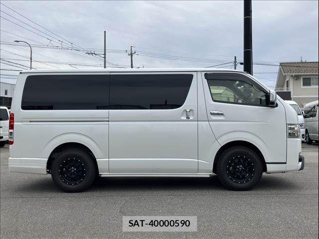 Toyota HIACE VAN 2021-08 7330718-12