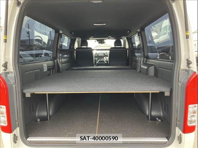 Toyota HIACE VAN 2021-08 7330718-19