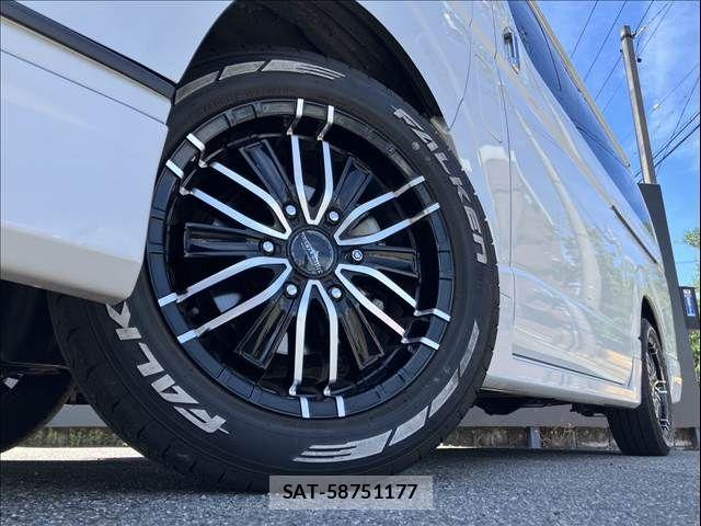 Toyota HIACE VAN 2023-06 7330716-9