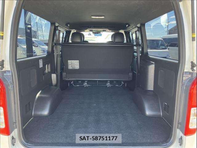 Toyota HIACE VAN 2023-06 7330716-19