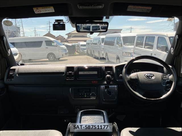 Toyota HIACE VAN 2023-06 7330716-3