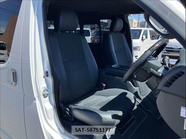 Toyota HIACE VAN 2023-06 7330716-6