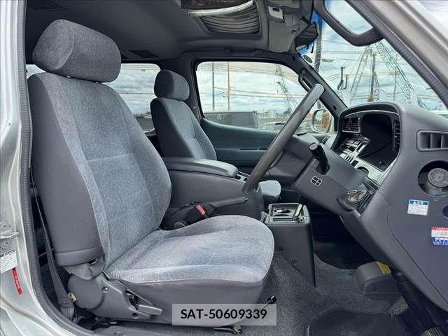 Toyota HIACE VAN 2002-03 7330737-15
