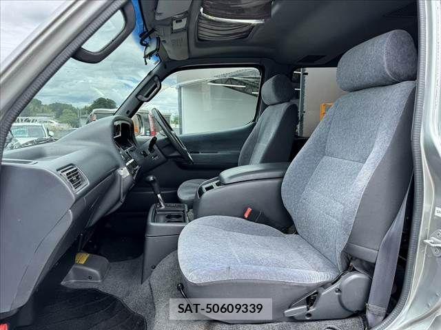 Toyota HIACE VAN 2002-03 7330737-16