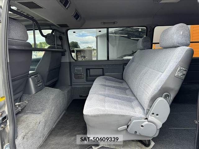 Toyota HIACE VAN 2002-03 7330737-17