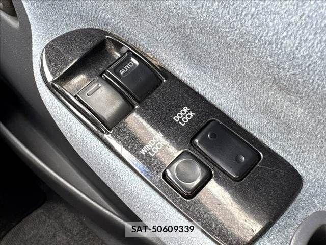 Toyota HIACE VAN 2002-03 7330737-24