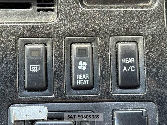 Toyota HIACE VAN 2002-03 7330737-28