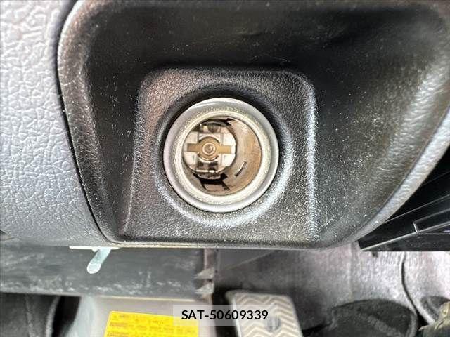 Toyota HIACE VAN 2002-03 7330737-29