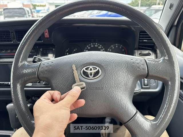 Toyota HIACE VAN 2002-03 7330737-6