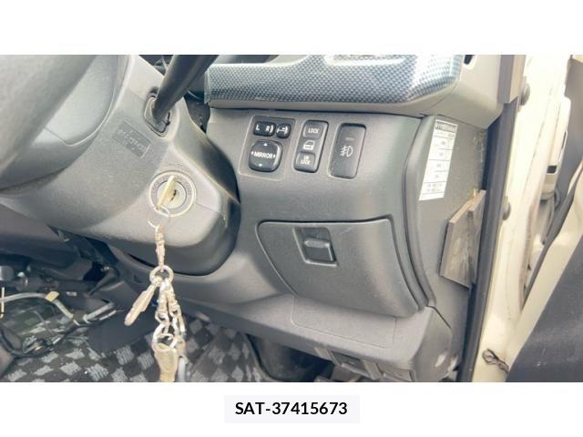 Toyota HIACE VAN 2005-09 7330747-13