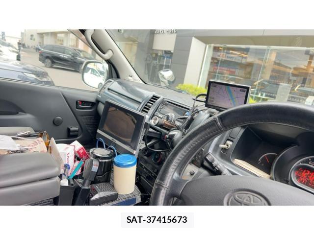 Toyota HIACE VAN 2005-09 7330747-16