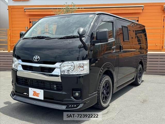 Toyota HIACE VAN 2024-04 7330714-9