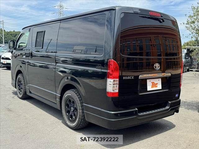 Toyota HIACE VAN 2024-04 7330714-12