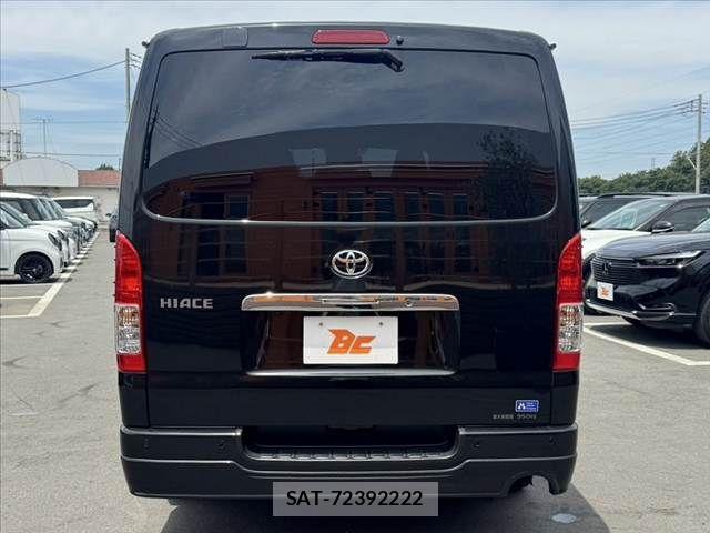 Toyota HIACE VAN 2024-04 7330714-13