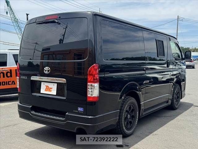 Toyota HIACE VAN 2024-04 7330714-14