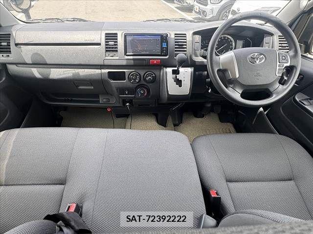 Toyota HIACE VAN 2024-04 7330714-1