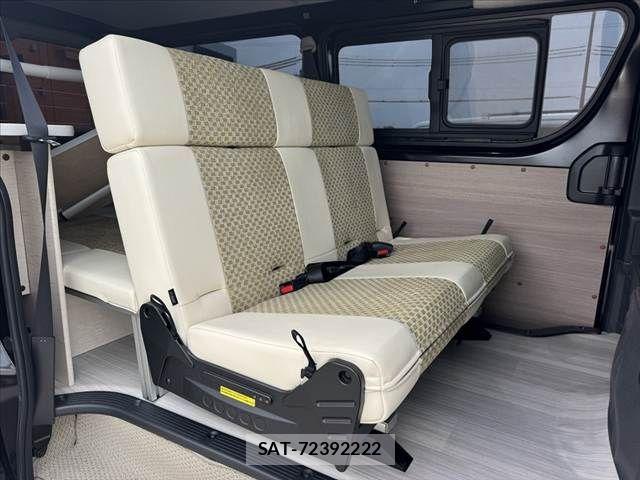 Toyota HIACE VAN 2024-04 7330714-19