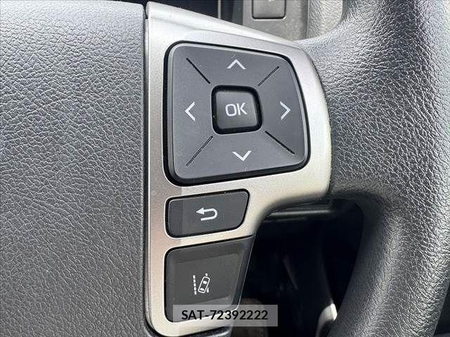 Toyota HIACE VAN 2024-04 7330714-24