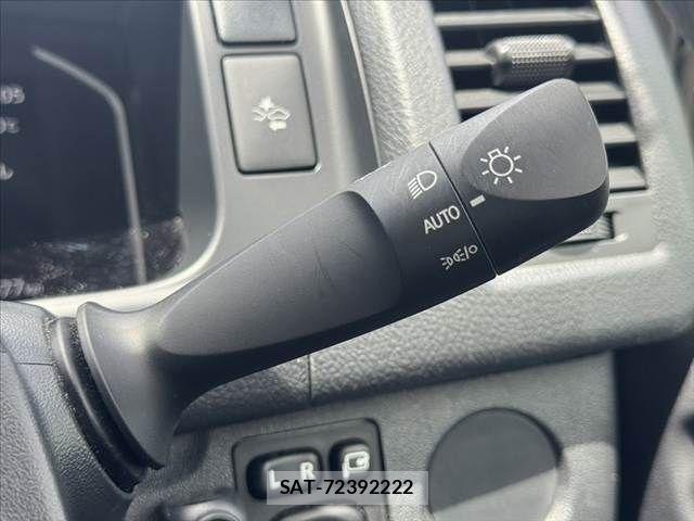 Toyota HIACE VAN 2024-04 7330714-26