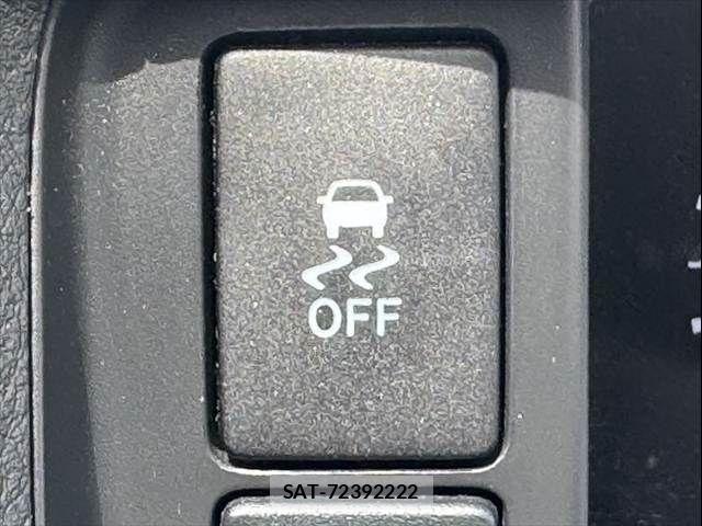 Toyota HIACE VAN 2024-04 7330714-28