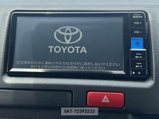 Toyota HIACE VAN 2024-04 7330714-2