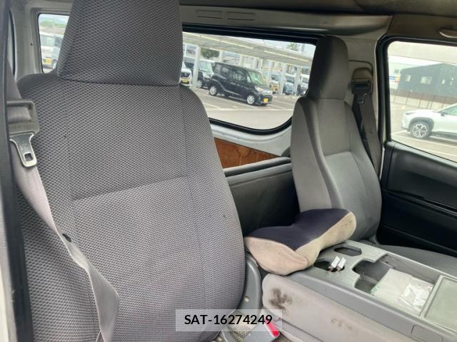 Toyota HIACE VAN 2010-06 7330745-14