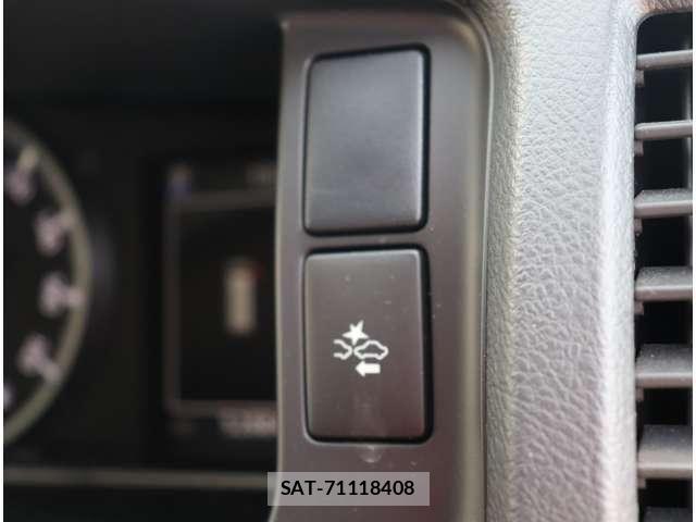 Toyota HIACE VAN 2022-09 7330728-24