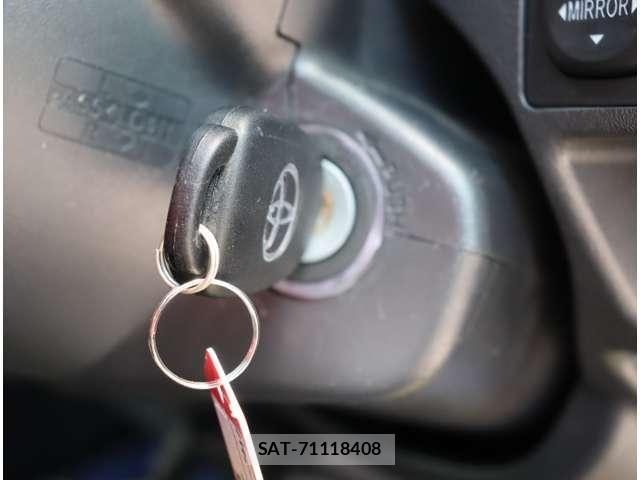 Toyota HIACE VAN 2022-09 7330728-26